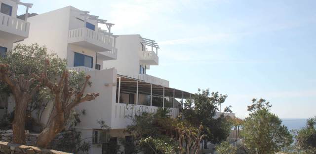 Yoga Rocks retreat with sea view just right by the beach